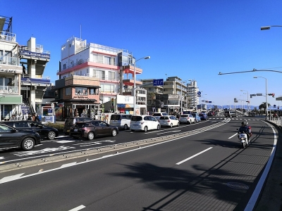 日本車輛靠左還是靠右？